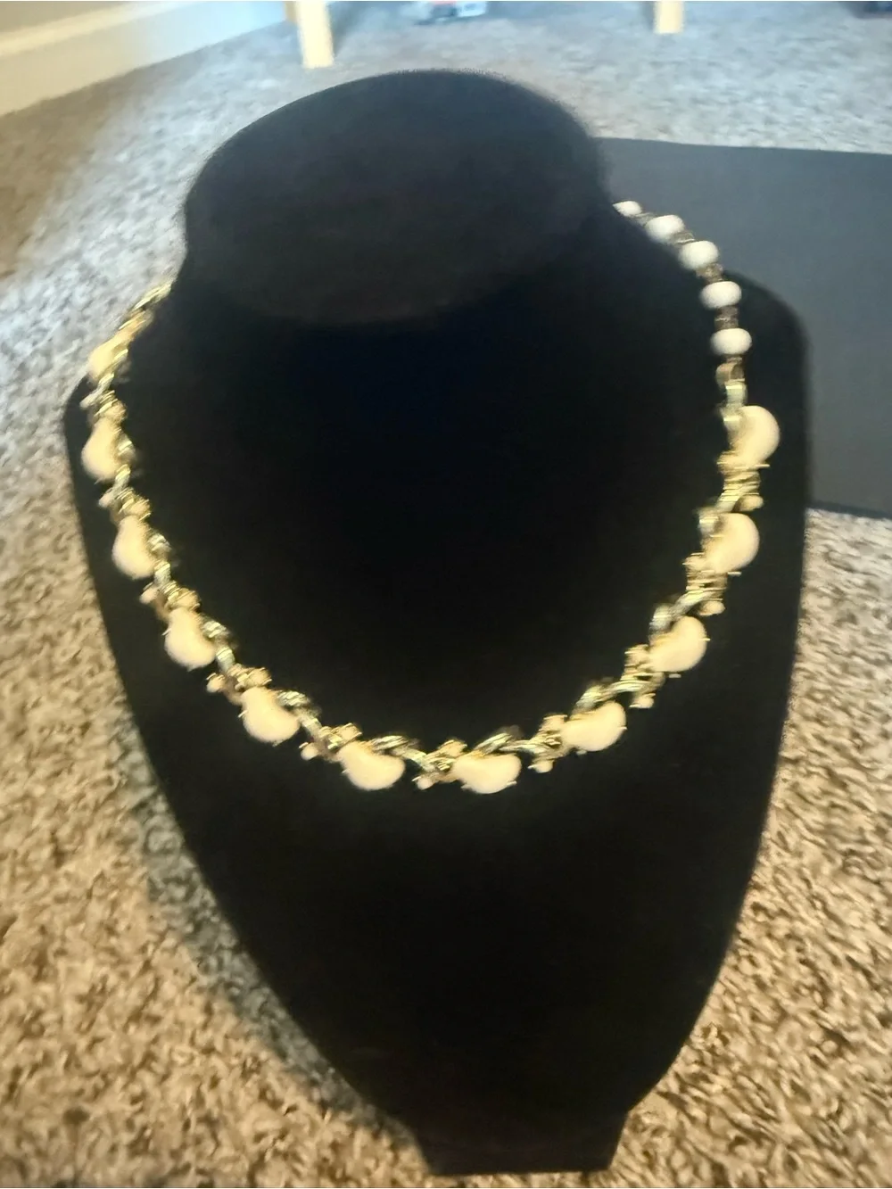 N/A elegant cream